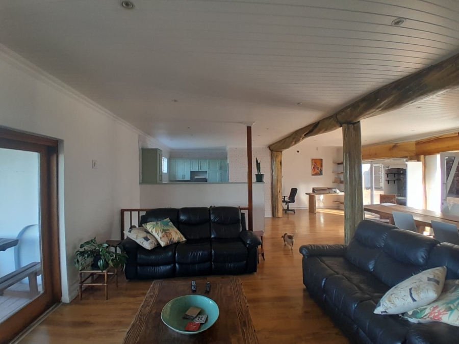 4 Bedroom Property for Sale in Poortjies Western Cape
